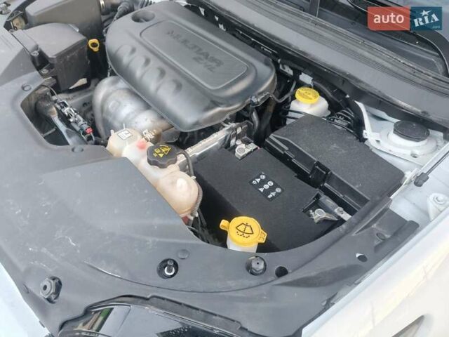 Белый Джип Чероки, объемом двигателя 2.36 л и пробегом 68 тыс. км за 16600 $, фото 25 на Automoto.ua