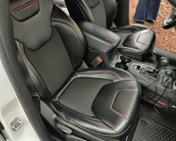 Белый Джип Чероки, объемом двигателя 3.24 л и пробегом 71 тыс. км за 19900 $, фото 9 на Automoto.ua