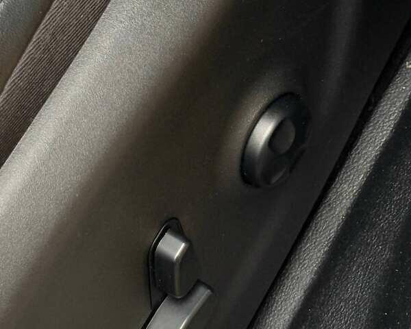 Білий Джип Cherokee, об'ємом двигуна 2.36 л та пробігом 170 тис. км за 18500 $, фото 21 на Automoto.ua