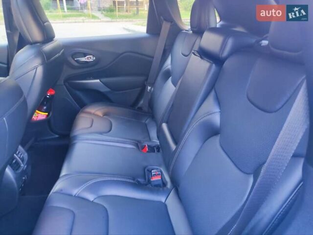 Білий Джип Cherokee, об'ємом двигуна 1.99 л та пробігом 45 тис. км за 21000 $, фото 11 на Automoto.ua