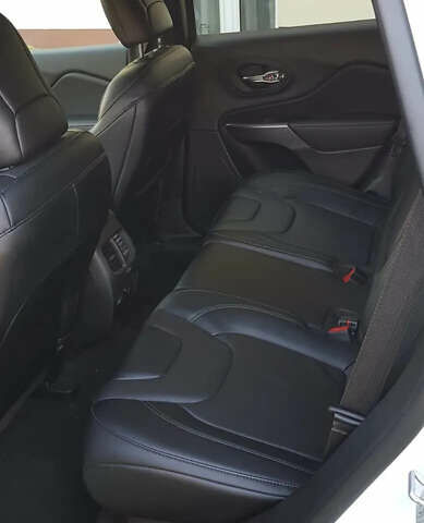 Білий Джип Cherokee, об'ємом двигуна 3.24 л та пробігом 130 тис. км за 19000 $, фото 9 на Automoto.ua