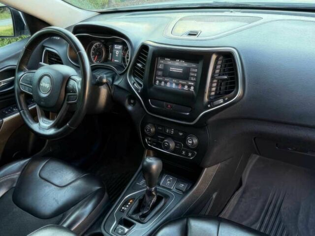 Джип Чероки 2019 в Житомире на Automoto.ua Белый Джип Чероки, объемом двигателя 3.2 л и пробегом 31 тыс. км за 5800 $, фото 9 на Automoto.ua