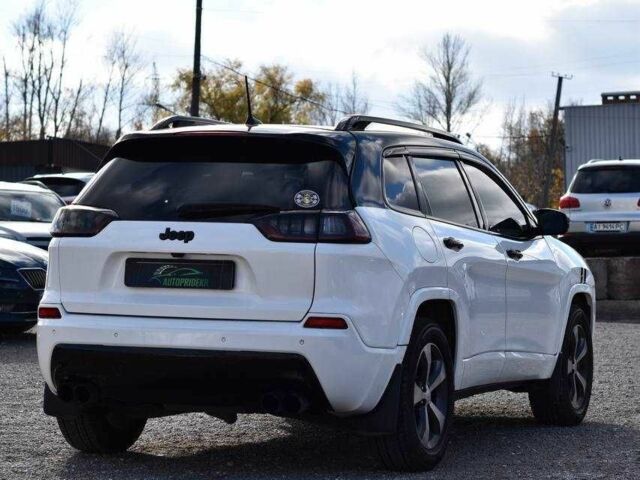 Білий Джип Cherokee, об'ємом двигуна 3.2 л та пробігом 83 тис. км за 18900 $, фото 1 на Automoto.ua