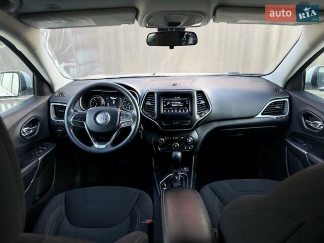 Білий Джип Cherokee, об'ємом двигуна 2.36 л та пробігом 182 тис. км за 13300 $, фото 49 на Automoto.ua