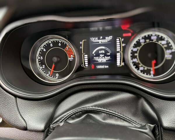 Белый Джип Чероки, объемом двигателя 3.24 л и пробегом 135 тыс. км за 20500 $, фото 10 на Automoto.ua