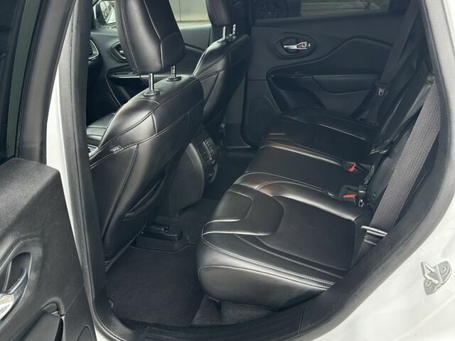 Белый Джип Чероки, объемом двигателя 2.4 л и пробегом 145 тыс. км за 16300 $, фото 3 на Automoto.ua