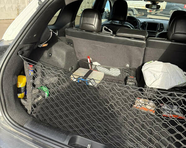 Джип Чероки 2019 в Киеве на Automoto.ua Белый Джип Чероки, объемом двигателя 3.24 л и пробегом 80 тыс. км за 20500 $, фото 7 на Automoto.ua