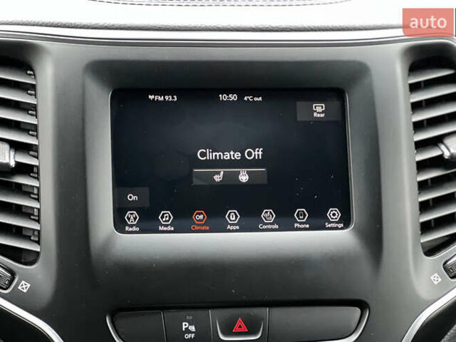 Белый Джип Чероки, объемом двигателя 2.36 л и пробегом 51 тыс. км за 21300 $, фото 15 на Automoto.ua