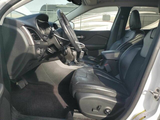 Белый Джип Чероки, объемом двигателя 3.2 л и пробегом 74 тыс. км за 2500 $, фото 6 на Automoto.ua