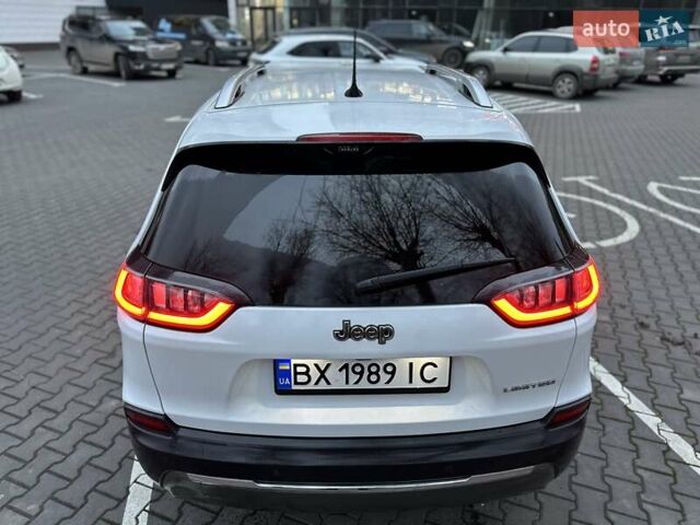 Білий Джип Cherokee, об'ємом двигуна 2.36 л та пробігом 153 тис. км за 15900 $, фото 11 на Automoto.ua