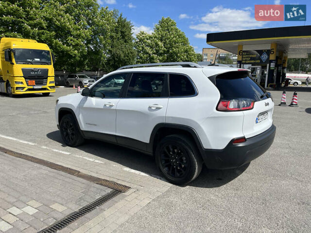 Білий Джип Cherokee, об'ємом двигуна 2.36 л та пробігом 120 тис. км за 15000 $, фото 27 на Automoto.ua