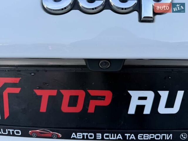 Білий Джип Cherokee, об'ємом двигуна 2.36 л та пробігом 182 тис. км за 13300 $, фото 20 на Automoto.ua