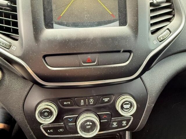 Білий Джип Cherokee, об'ємом двигуна 2.4 л та пробігом 198 тис. км за 3998 $, фото 8 на Automoto.ua