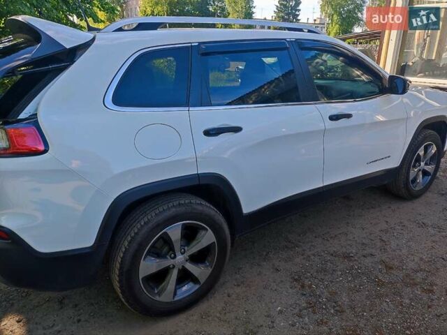 Білий Джип Cherokee, об'ємом двигуна 1.99 л та пробігом 45 тис. км за 21000 $, фото 1 на Automoto.ua