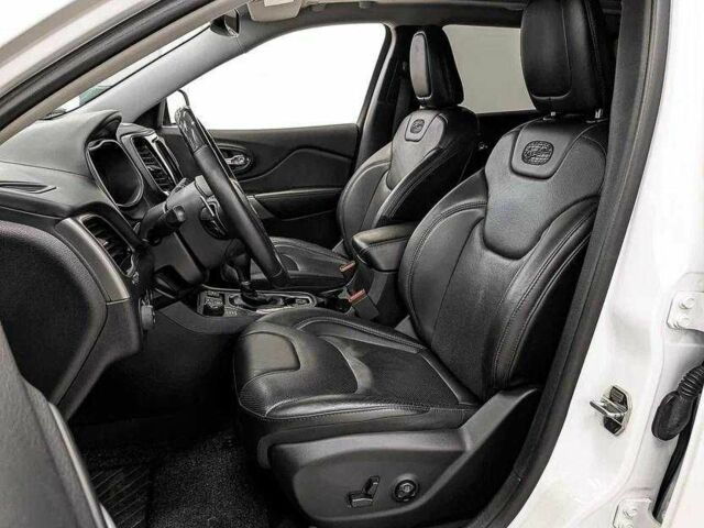 Джип Чероки 2019 в Киеве на Automoto.ua Белый Джип Чероки, объемом двигателя 2.2 л и пробегом 129 тыс. км за 17000 $, фото 9 на Automoto.ua