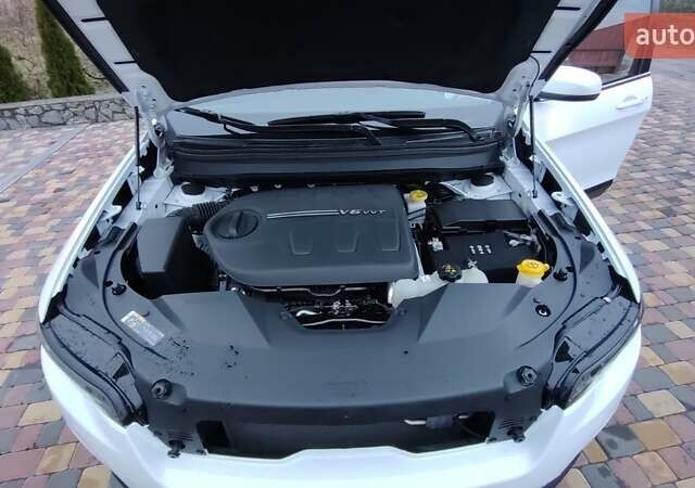 Білий Джип Cherokee, об'ємом двигуна 3.2 л та пробігом 67 тис. км за 18500 $, фото 45 на Automoto.ua