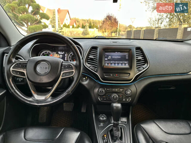Білий Джип Cherokee, об'ємом двигуна 2.36 л та пробігом 90 тис. км за 16500 $, фото 15 на Automoto.ua