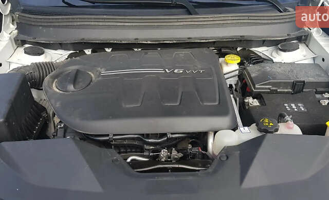 Білий Джип Cherokee, об'ємом двигуна 3.24 л та пробігом 130 тис. км за 19000 $, фото 11 на Automoto.ua