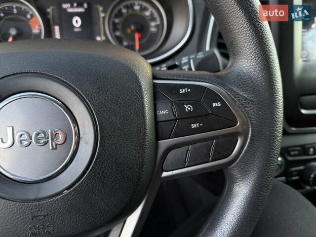 Білий Джип Cherokee, об'ємом двигуна 2.36 л та пробігом 182 тис. км за 13300 $, фото 34 на Automoto.ua