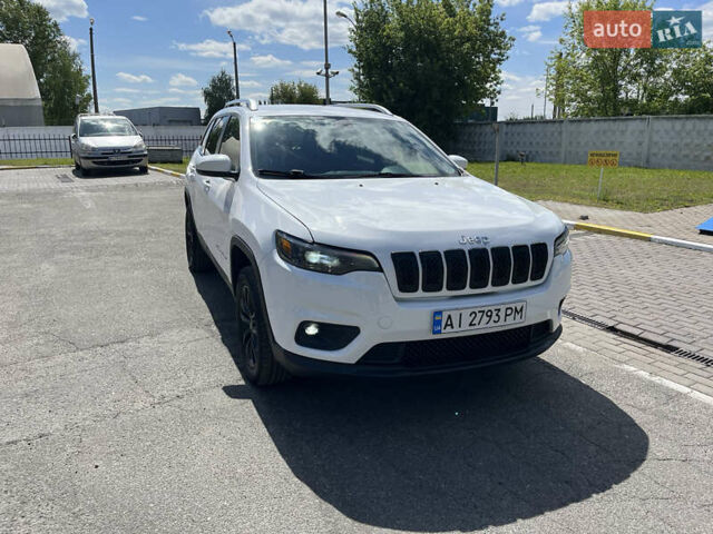 Білий Джип Cherokee, об'ємом двигуна 2.36 л та пробігом 120 тис. км за 15000 $, фото 11 на Automoto.ua