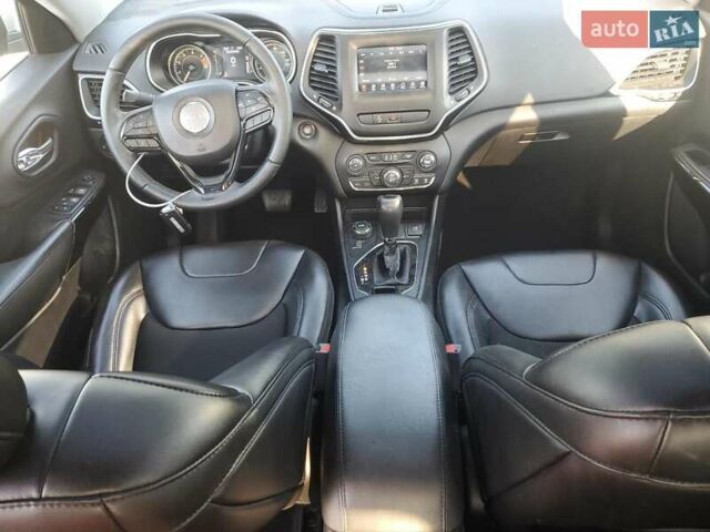 Джип Чероки 2019 в Луцке на Automoto.ua Белый Джип Чероки, объемом двигателя 2.36 л и пробегом 70 тыс. км за 2000 $, фото 7 на Automoto.ua