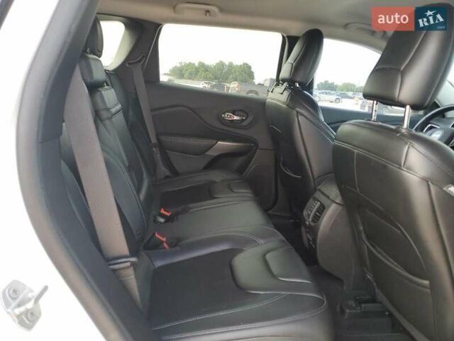 Білий Джип Cherokee, об'ємом двигуна 2.36 л та пробігом 140 тис. км за 3000 $, фото 9 на Automoto.ua