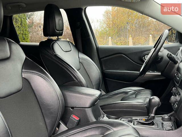 Белый Джип Чероки, объемом двигателя 2.36 л и пробегом 51 тыс. км за 21300 $, фото 21 на Automoto.ua