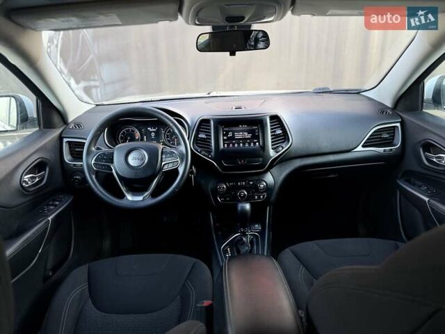 Білий Джип Cherokee, об'ємом двигуна 2.36 л та пробігом 182 тис. км за 13300 $, фото 48 на Automoto.ua