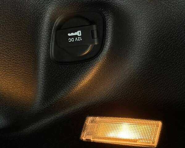Білий Джип Cherokee, об'ємом двигуна 2.36 л та пробігом 170 тис. км за 18500 $, фото 32 на Automoto.ua