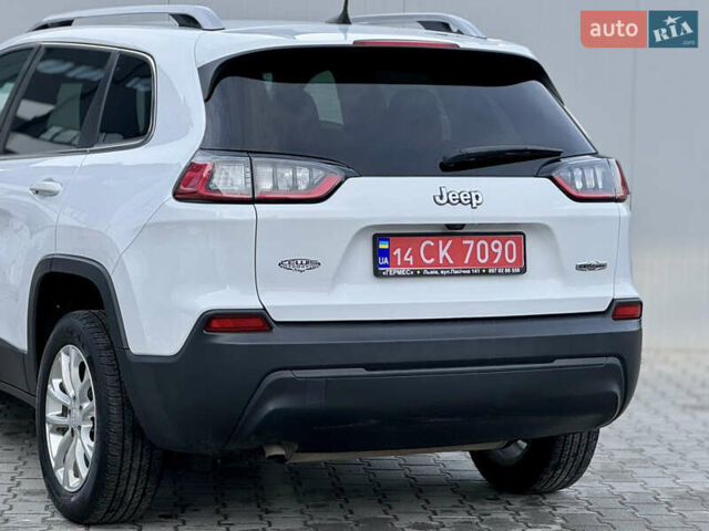 Белый Джип Чероки, объемом двигателя 2.36 л и пробегом 154 тыс. км за 13800 $, фото 19 на Automoto.ua