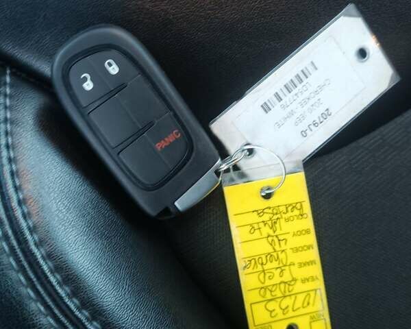 Белый Джип Чероки, объемом двигателя 2.36 л и пробегом 68 тыс. км за 16600 $, фото 26 на Automoto.ua