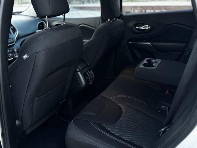 Белый Джип Чероки, объемом двигателя 2.4 л и пробегом 177 тыс. км за 15999 $, фото 17 на Automoto.ua