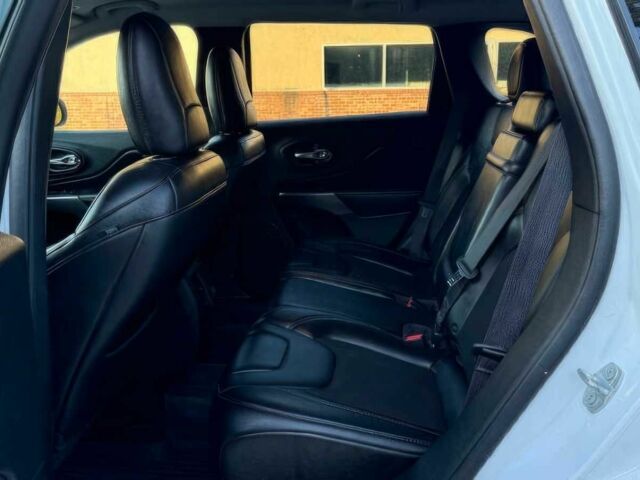 Джип Чероки 2019 в Житомире на Automoto.ua Белый Джип Чероки, объемом двигателя 3.2 л и пробегом 31 тыс. км за 5800 $, фото 11 на Automoto.ua