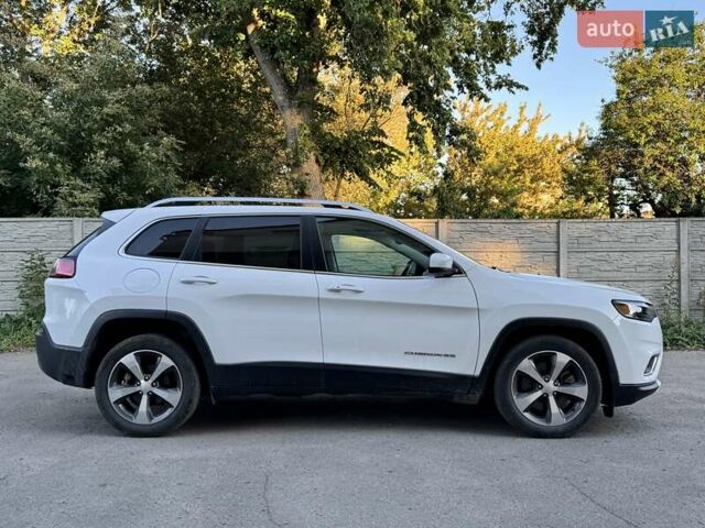 Джип Чероки 2019 в Полтаве на Automoto.ua Белый Джип Чероки, объемом двигателя 2.36 л и пробегом 115 тыс. км за 17000 $, фото 3 на Automoto.ua