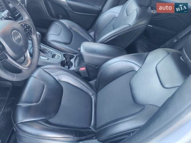 Белый Джип Чероки, объемом двигателя 2.36 л и пробегом 68 тыс. км за 16600 $, фото 15 на Automoto.ua