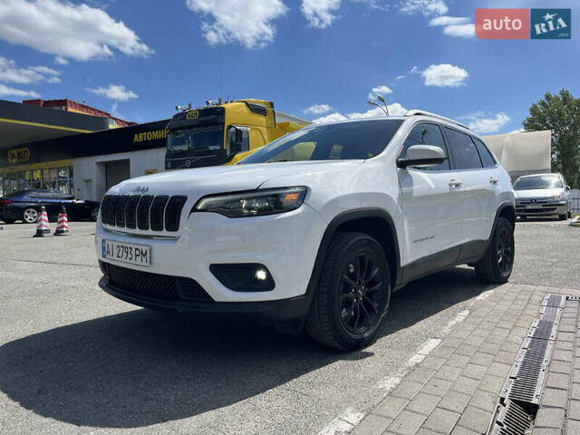 Білий Джип Cherokee, об'ємом двигуна 2.36 л та пробігом 120 тис. км за 15000 $, фото 2 на Automoto.ua