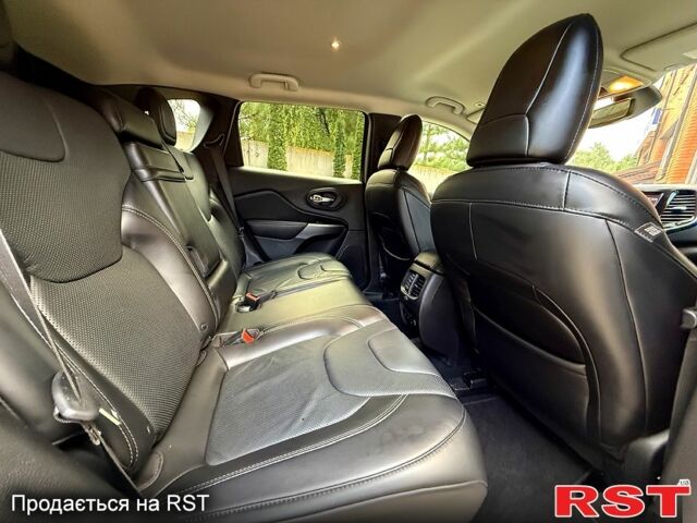 Білий Джип Cherokee, об'ємом двигуна 3.2 л та пробігом 140 тис. км за 16700 $, фото 5 на Automoto.ua