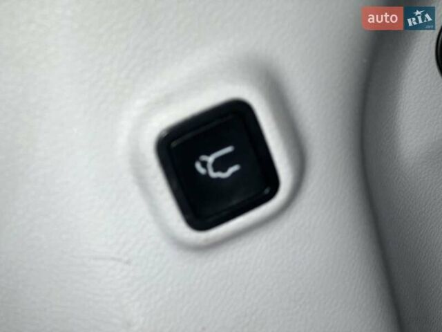 Білий Джип Cherokee, об'ємом двигуна 2.36 л та пробігом 153 тис. км за 15900 $, фото 24 на Automoto.ua