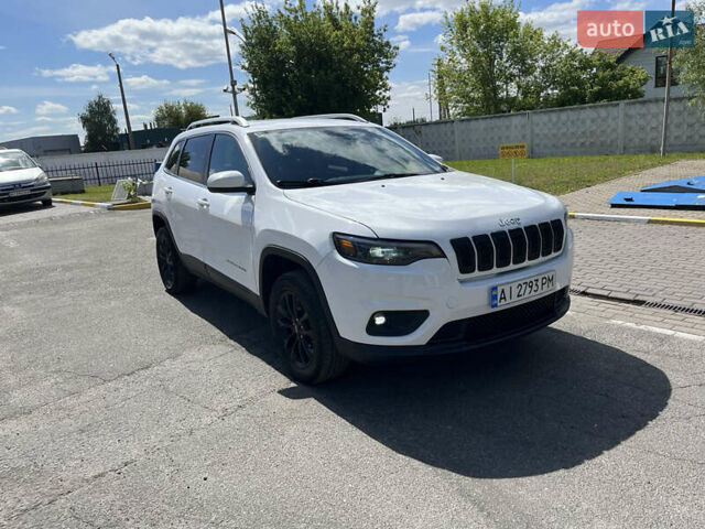 Білий Джип Cherokee, об'ємом двигуна 2.36 л та пробігом 120 тис. км за 15000 $, фото 12 на Automoto.ua