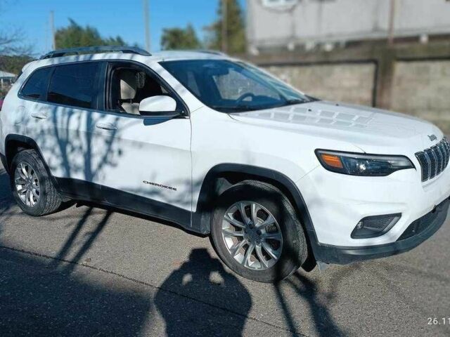 Белый Джип Чероки, объемом двигателя 2.4 л и пробегом 121 тыс. км за 9300 $, фото 1 на Automoto.ua