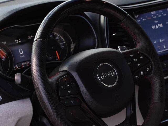 Білий Джип Cherokee, об'ємом двигуна 3.2 л та пробігом 83 тис. км за 18900 $, фото 9 на Automoto.ua