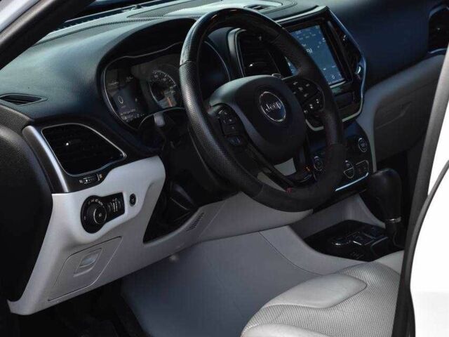 Білий Джип Cherokee, об'ємом двигуна 3.2 л та пробігом 83 тис. км за 18900 $, фото 8 на Automoto.ua