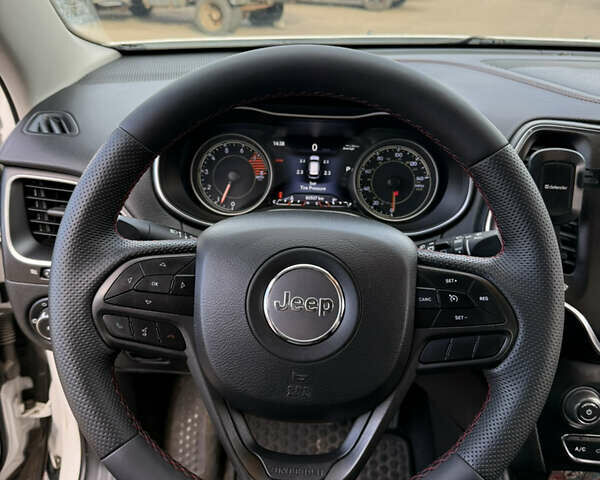 Джип Чероки 2019 в Киеве на Automoto.ua Белый Джип Чероки, объемом двигателя 3.24 л и пробегом 80 тыс. км за 20500 $, фото 12 на Automoto.ua