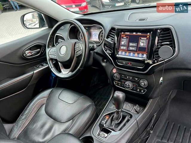 Білий Джип Cherokee, об'ємом двигуна 3.2 л та пробігом 76 тис. км за 18790 $, фото 43 на Automoto.ua