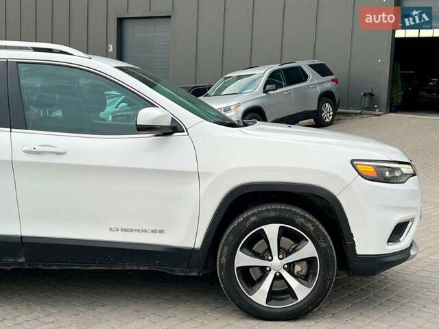 Білий Джип Cherokee, об'ємом двигуна 3.2 л та пробігом 76 тис. км за 18790 $, фото 10 на Automoto.ua