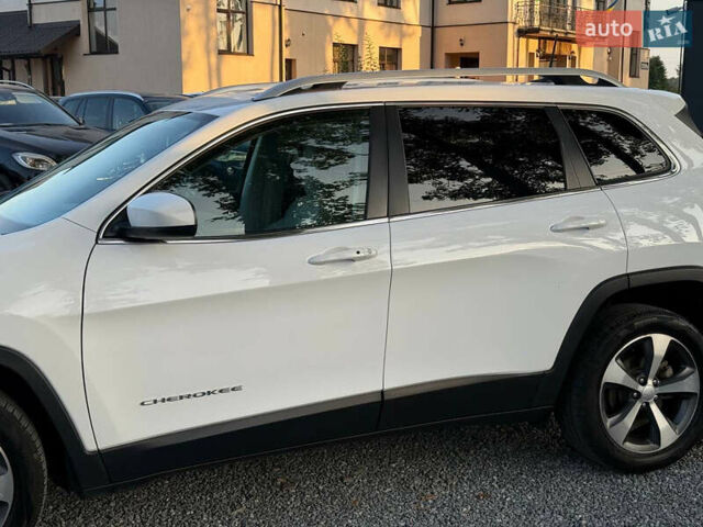 Білий Джип Cherokee, об'ємом двигуна 2.36 л та пробігом 96 тис. км за 18500 $, фото 5 на Automoto.ua