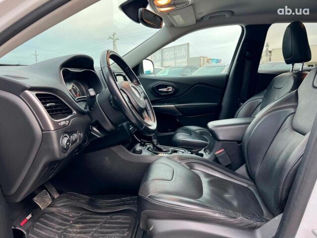 Білий Джип Cherokee, об'ємом двигуна 3.2 л та пробігом 76 тис. км за 18790 $, фото 17 на Automoto.ua
