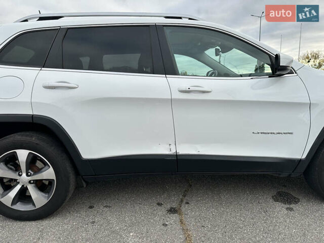 Белый Джип Чероки, объемом двигателя 3.24 л и пробегом 109 тыс. км за 17900 $, фото 10 на Automoto.ua