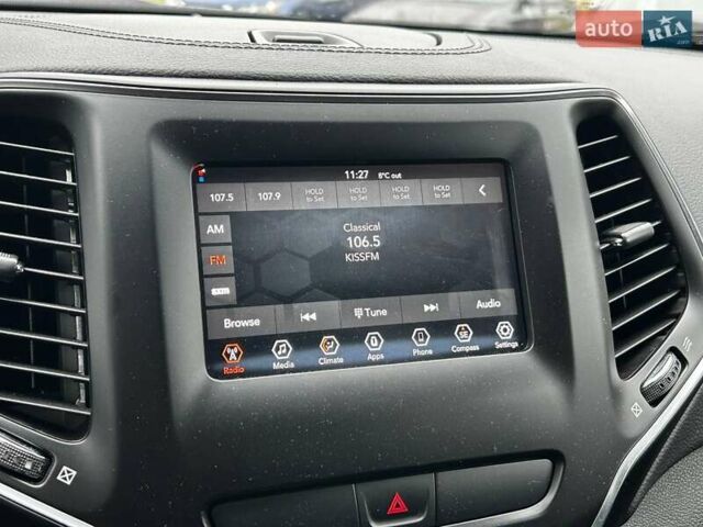 Білий Джип Cherokee, об'ємом двигуна 2.36 л та пробігом 73 тис. км за 17990 $, фото 18 на Automoto.ua