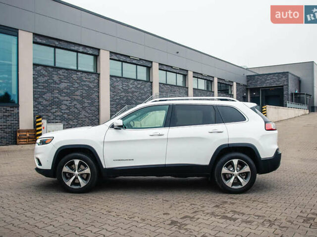 Белый Джип Чероки, объемом двигателя 2.36 л и пробегом 111 тыс. км за 15000 $, фото 5 на Automoto.ua